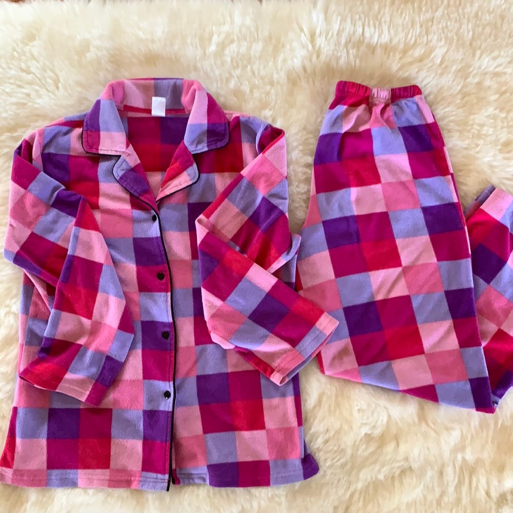 Free play pajamas set